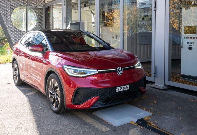 Elektroautos schnell und einfach ohne Kabel laden