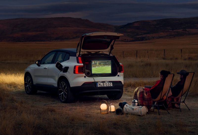 Volvo EX30 wird noch praktischer: Plug & Charge und V2L per Software-Update