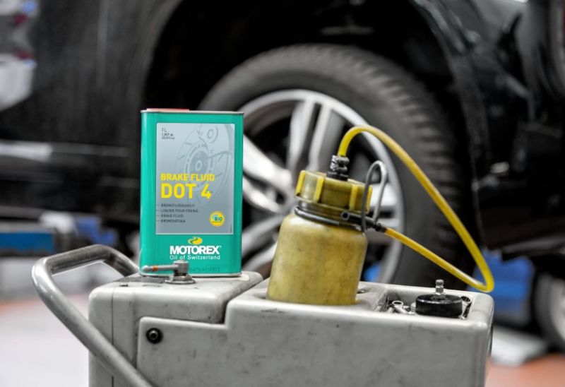 Nachhaltigkeit trifft auf Sicherheit – BRAKE FLUID DOT 4