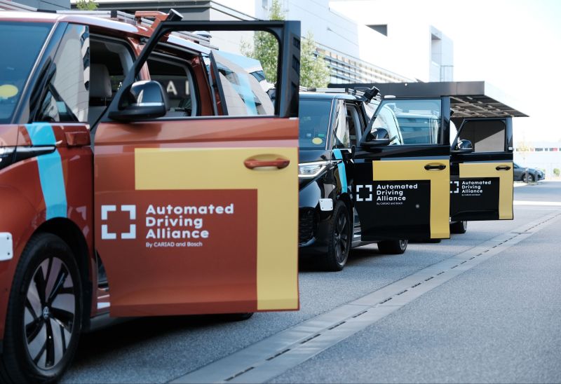 Bosch und Cariad schliessen schliessen Entwicklung von Level-2-Fahrsystemen für den Massenmarkt ab