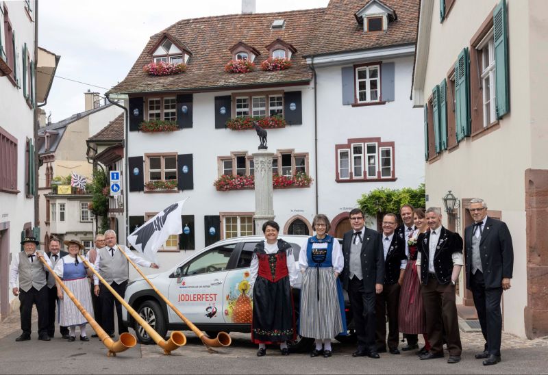 Suzuki bringt Brauchtum und Mobilität ans Eidgenössische Jodlerfest