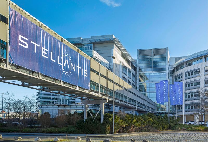 Halbjahresbilanz: Stellantis schreibt Milliardenverlust