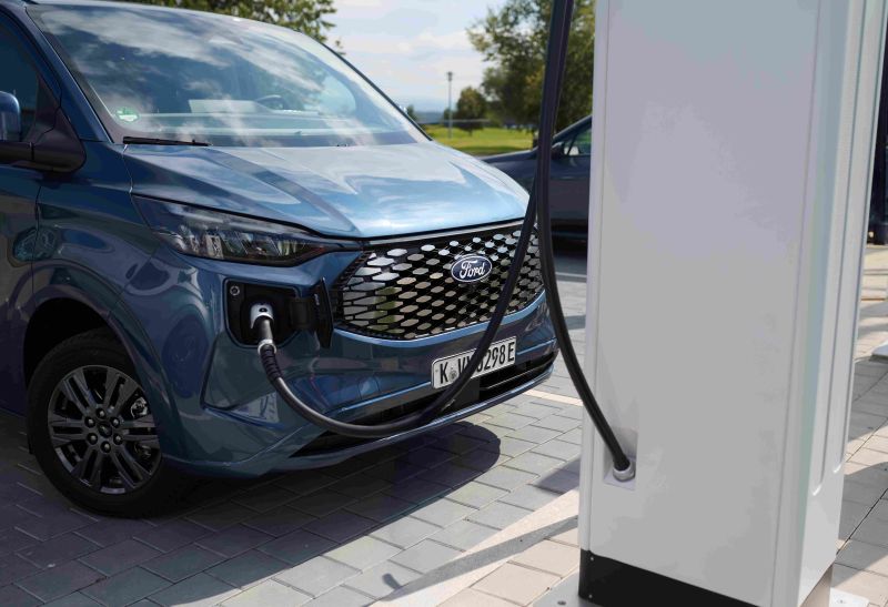 Ford E-Transit Custom erhält Batterie-Update und intelligentes Allradsystem