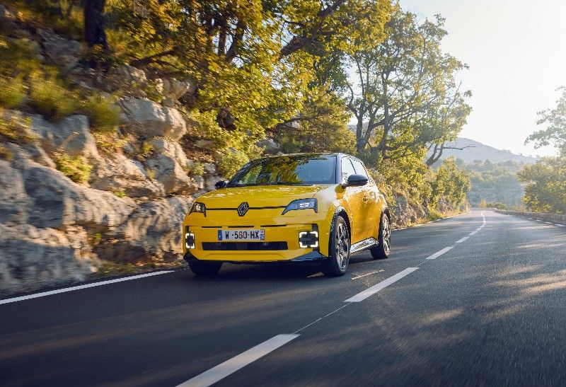 Renault 5 E-Tech Electric startet serienmässig auf Continental-Reifen