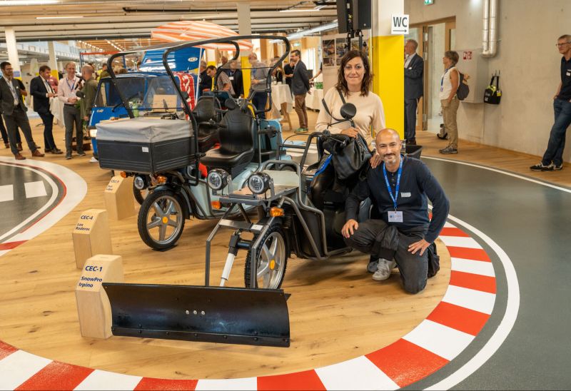 Camper, Pizza-Tuk-Tuk und Werkstatt aus alten Postfahrzeugen