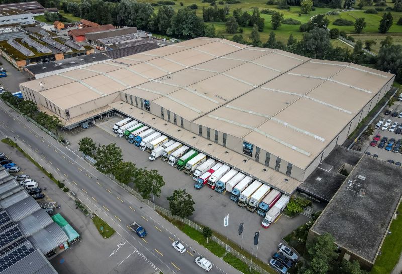 Mercedes plant Schliessung des Logistik Center Wetzikon