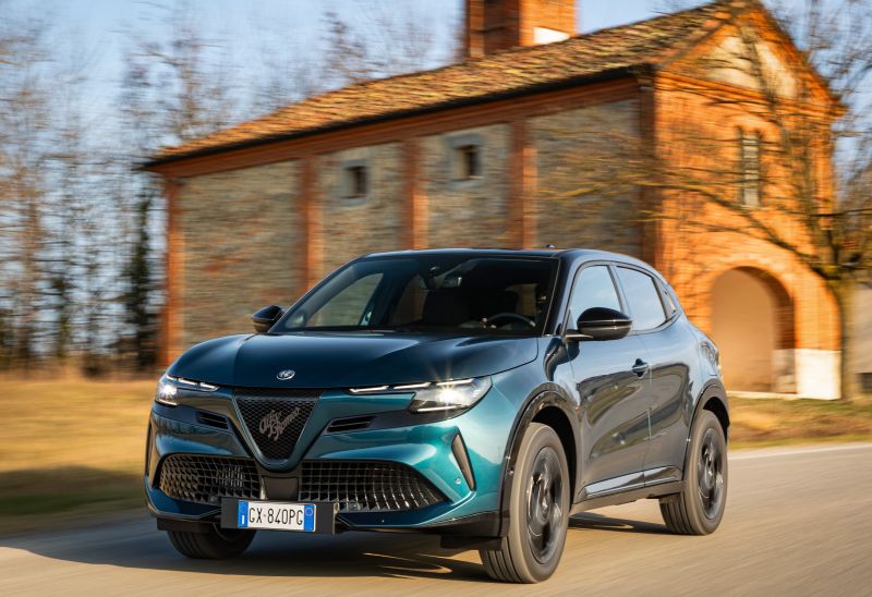 Der neue Alfa Romeo Junior Ibrida Q4: Mit Allrad, ohne Kompromisse