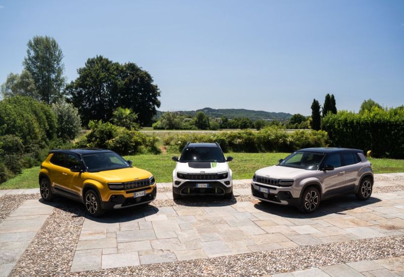 Jeep Avenger knackt 200’000 Bestellungen – neue Allradversion 4xe vorgestellt