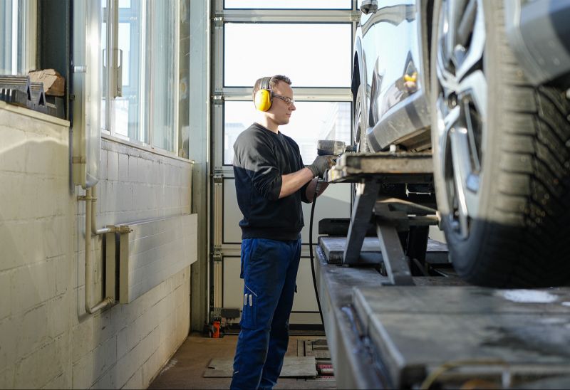 Sicher durch die Reifensaison: Ein Blick hinter die Kulissen der Auto Leisibach AG