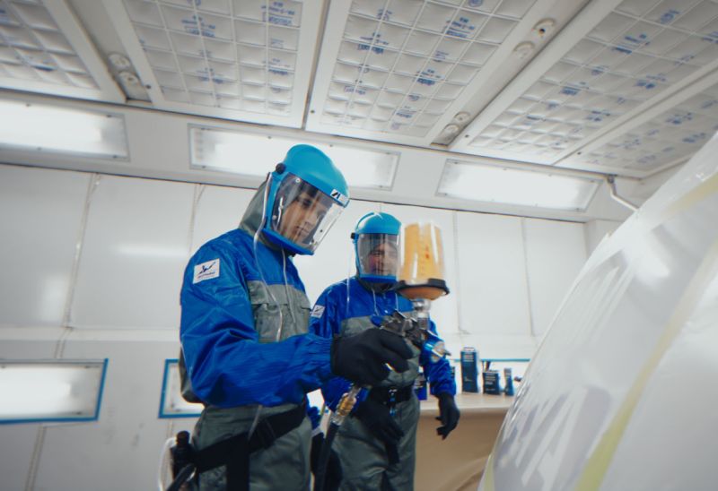 Schneller, effizienter, nachhaltiger: Neue Lackgeneration von Sikkens startet mit McLaren durch