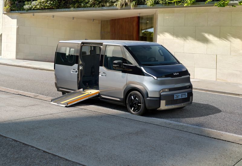 Kia erweitert PBV-Strategie mit barrierefreiem PV5 WAV Side Entry