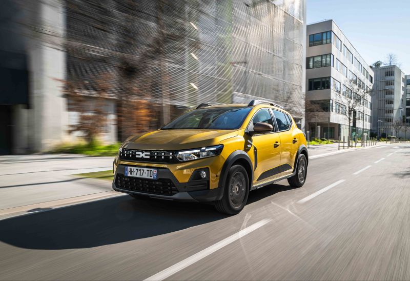 Dacia Sandero erhält erstmals Vollhybrid-Antrieb