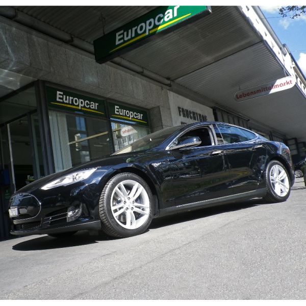   Europcar vermietet neu auch den Tesla Model S