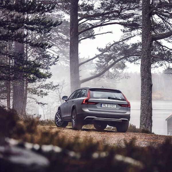 Volvo V90 Cross Country feiert in Zürich Weltpremiere