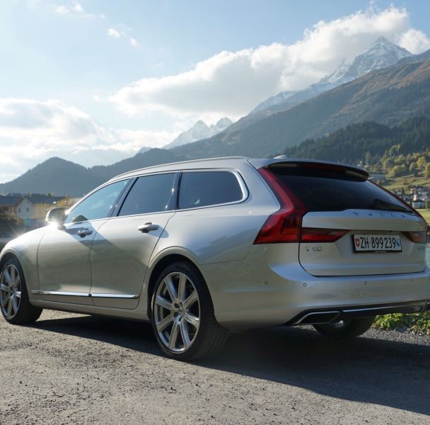 Mit dem Volvo V90 in die Berge: Spiel, Sport und Spass in Brigels