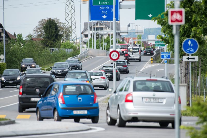 Starker Auto-Mai zieht Gesamtjahr ins Plus 