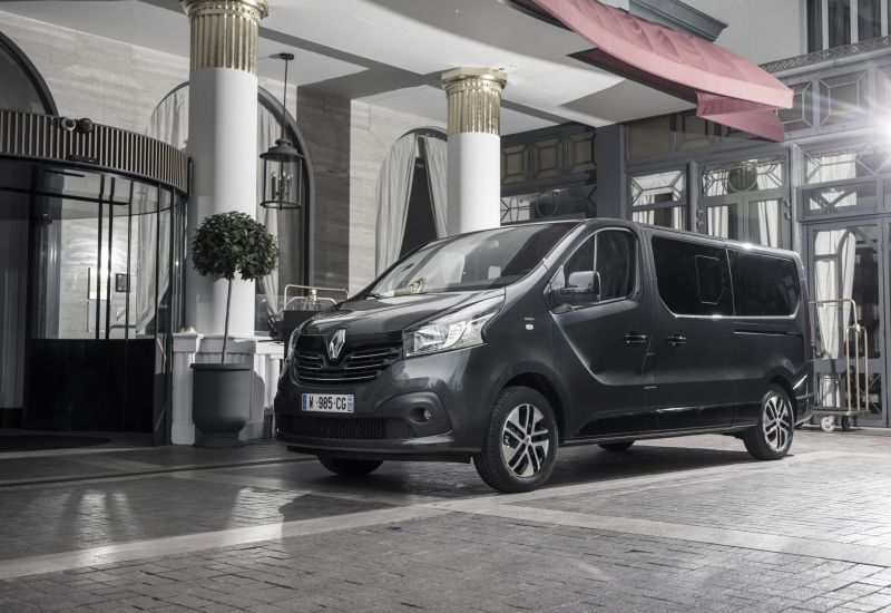 Renault Trafic SpaceClass: Haute Couture