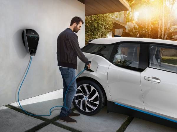   BMW unterstützt Unternehmen beim Umstieg auf Elektromobilität