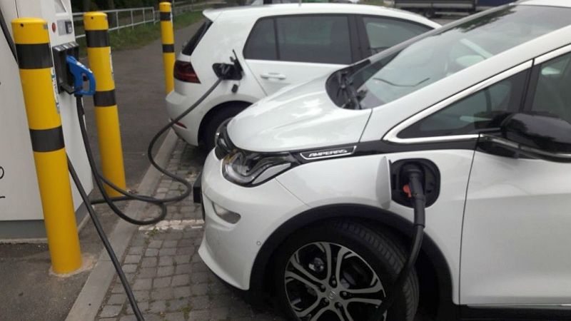 Erstmals mehr als 10'000 neue Elektroautos