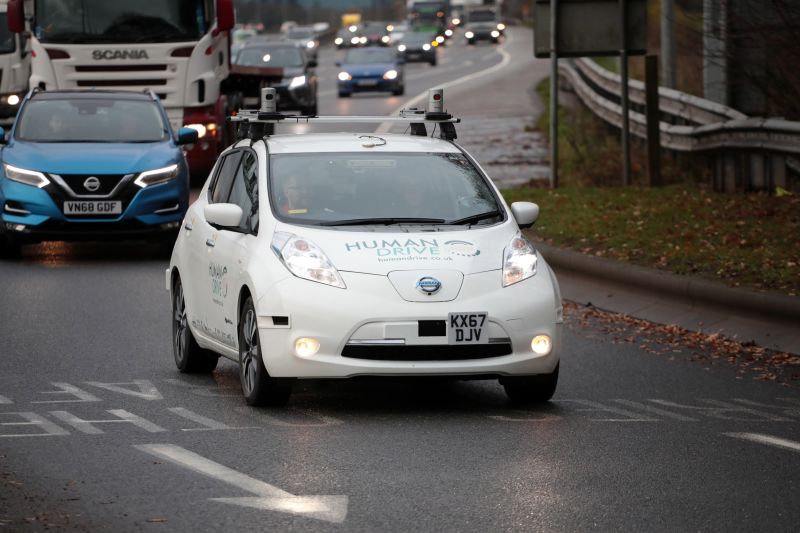   Nissan Leaf autonom auf grosser Fahrt 