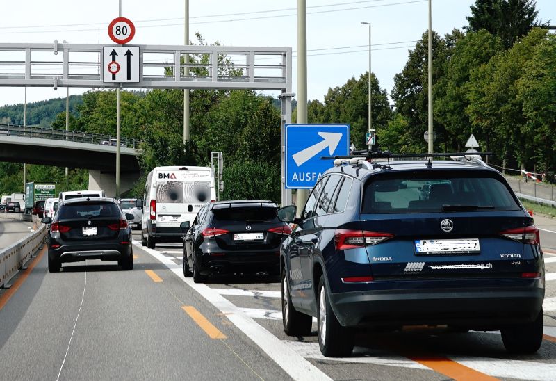 Autobahnbaustellen: Wann ist das Auto zu breit für die linke Spur?