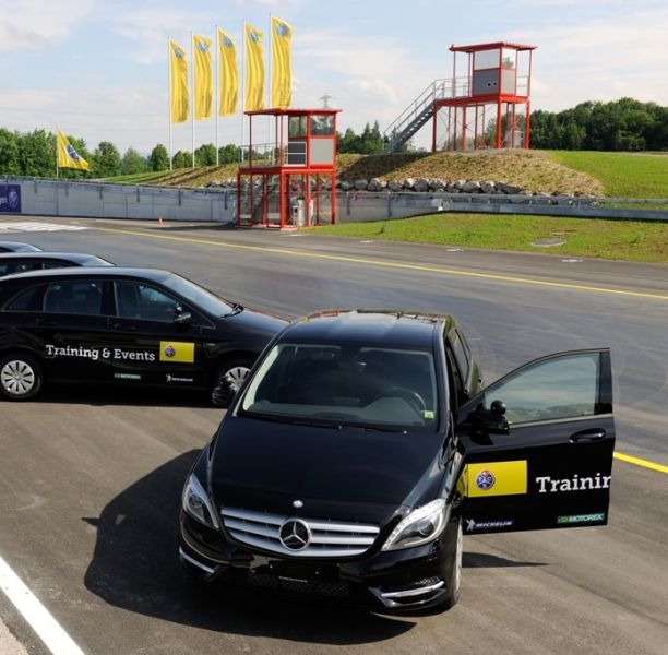   26 Mercedes B-Klasse für Junglenker-Ausbildung