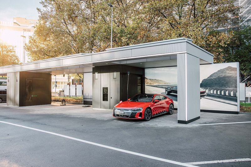   Erster Schweizer und weltweit zweiter Audi charging hub in Zürich eröffnet