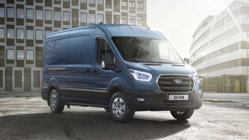   Ford Transit und E-Transit treten 2024 mit neuen digitalen Ford Pro-Funktionen und höherer Leistungsfähigkeit an