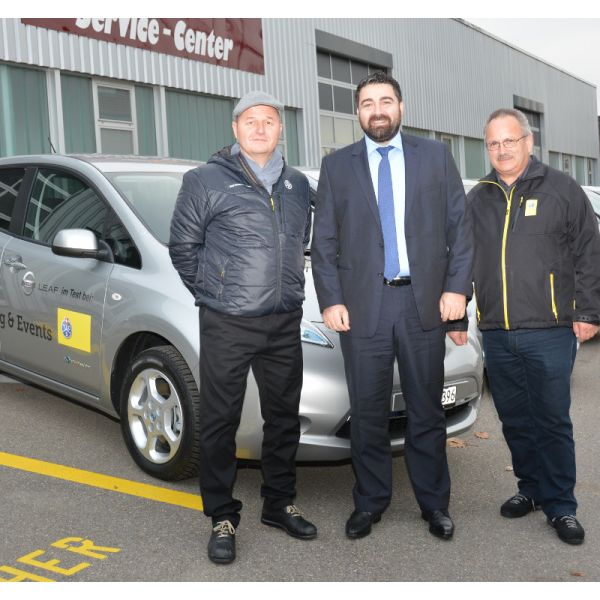   Beim TCS stromern sieben neue Nissan Leaf herum