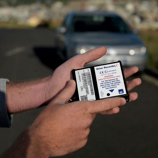   Junglenker verbessern ihren Fahrstil dank Drive Recorder