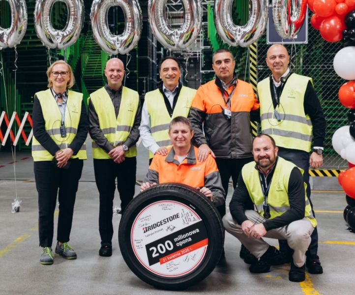 bridgestone-werk-poznan-feiert-produktion-von-200-millionen-reifen-2-6a1fce64d0a74955721708.jpg