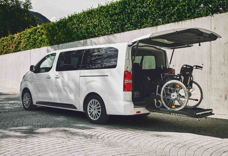 Peugeot zeigt auf der TransportCH 2025 E-Nutzfahrzeuge für jede Einsatzart