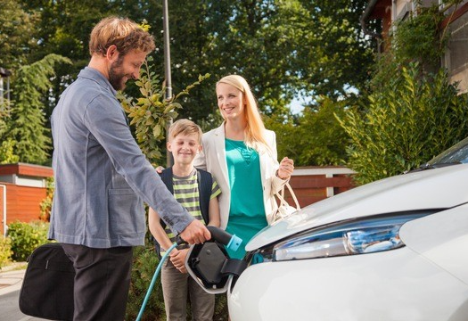 AutoScout24 Umfrage: Das denken Herr und Frau Schweizer über Elektroautos