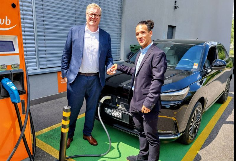 auto-schweiz fährt künftig elektrisch – mit dem Honda e:Ny1