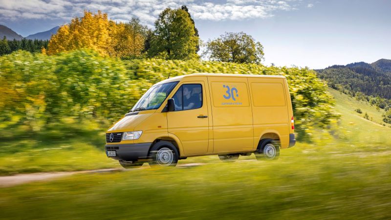 Der Mercedes-Benz Sprinter der ersten Generation von 1995 von aussen... mercedes-transporter-5-68ff8aadeab4f384948343.jpg