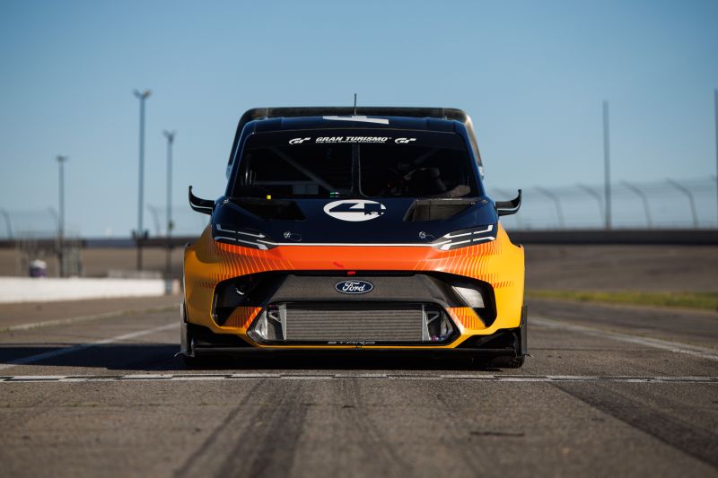 Ford SuperVan 4.2 greift am Pikes Peak mit modifiziertem E-Antrieb an