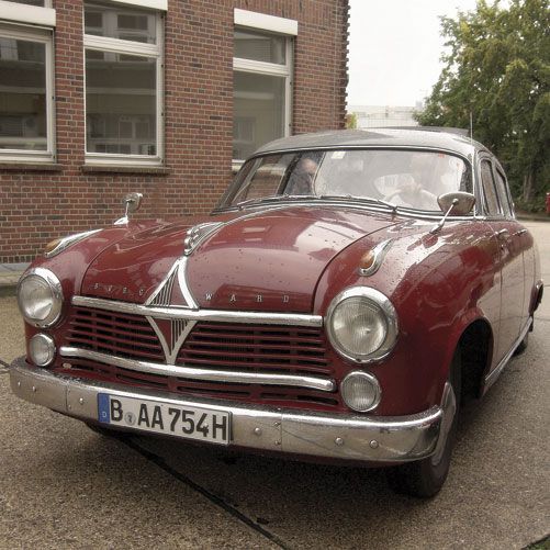 Mehr Borgward-Farbtoninformationen bei Classic Car Colors