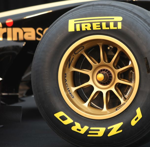 Pirelli am ersten offiziellen Formel 1 Test 2011 in Startposition