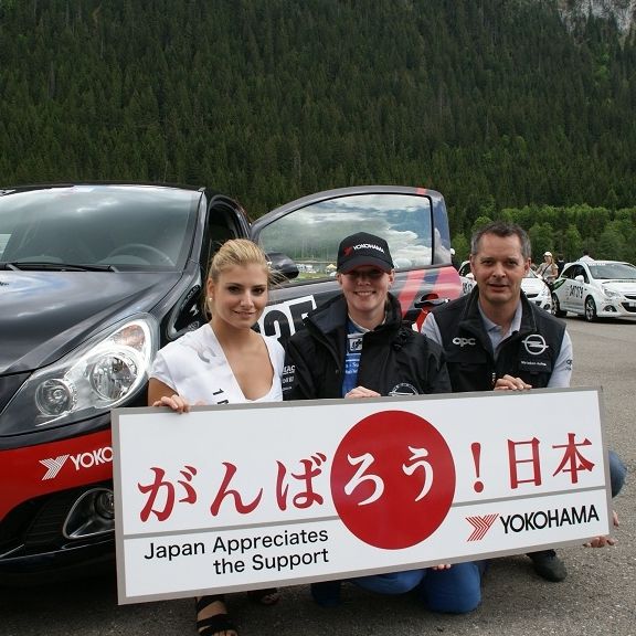 YOKOHAMA mit Frauenpower an der Opel OPC Dealer Challenge