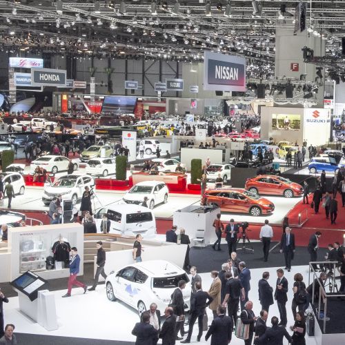 Autosalon: Viele Besucher trotz Sommerwetter