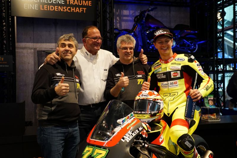 Dominique Aegerter: Teampräsentation am MotoScout24-Stand