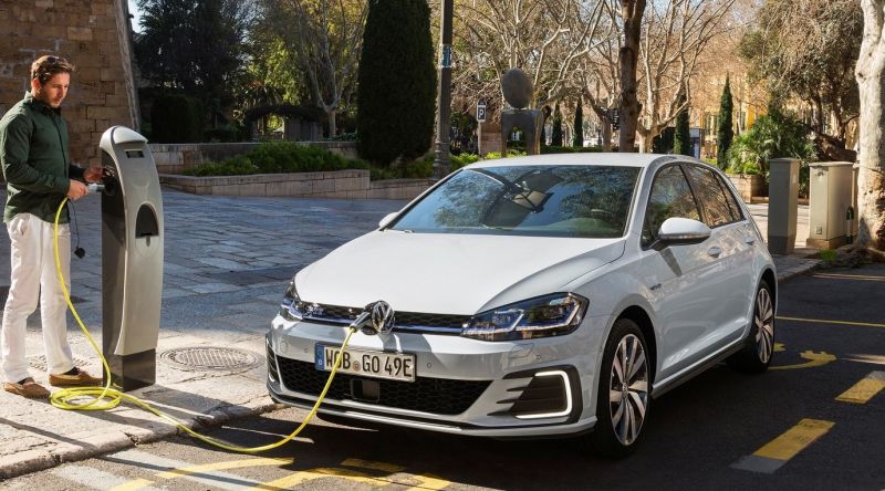 Comparis: Bis 56 Prozent billigere Prämien für Elektroautos