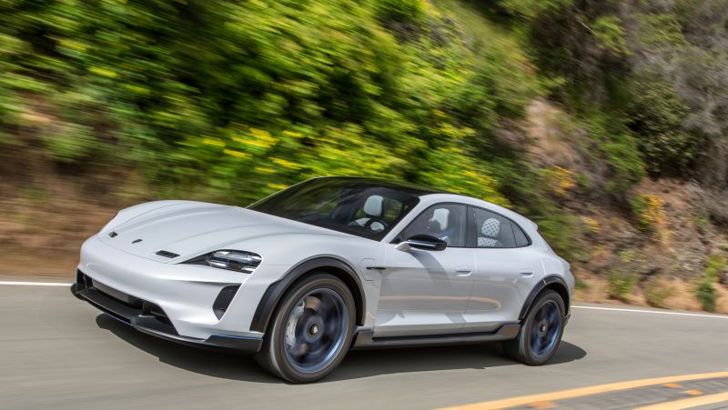 Porsche: E Cross Turismo geht in Serie