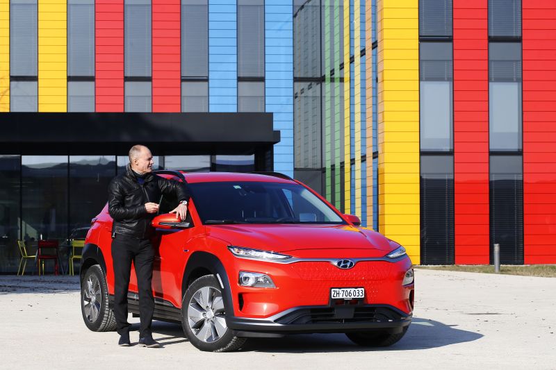 Bertrand Piccard fährt Hyundai Kona Electric