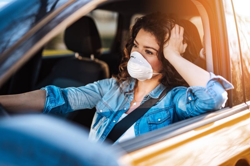 Auch beim Autokauf gilt jetzt: Maske auf!