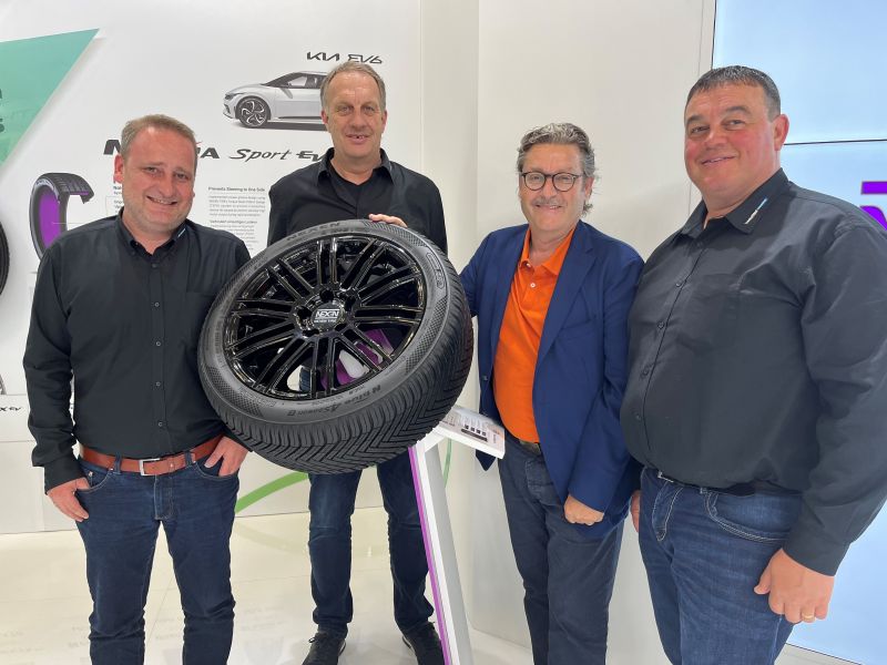 Rückschau The Tire Cologne: Nexen Tire feiert Weltpremiere des «N’Blue 4Season 2»