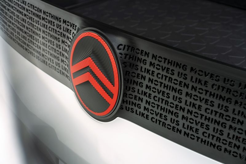 Citroën enthüllt neues Logo im Retro-Stil und neuen Markenclaim