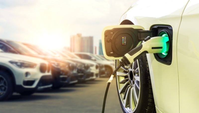 PwC Studie: Trotz hohen Energiepreisen wachsender E-Auto-Markt