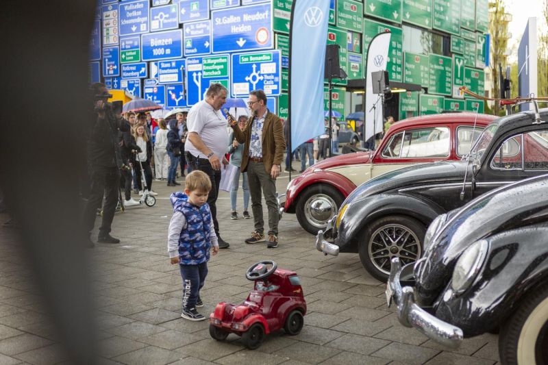 75 Jahre Volkswagen in der Schweiz: Die Jubiläumskarawane rollte durch das Land