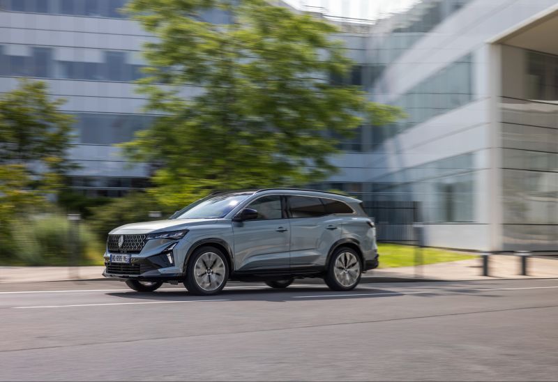 Renault fährt eine Hybrid-Offensive: Espace und Symbioz mit neuen Antrieben